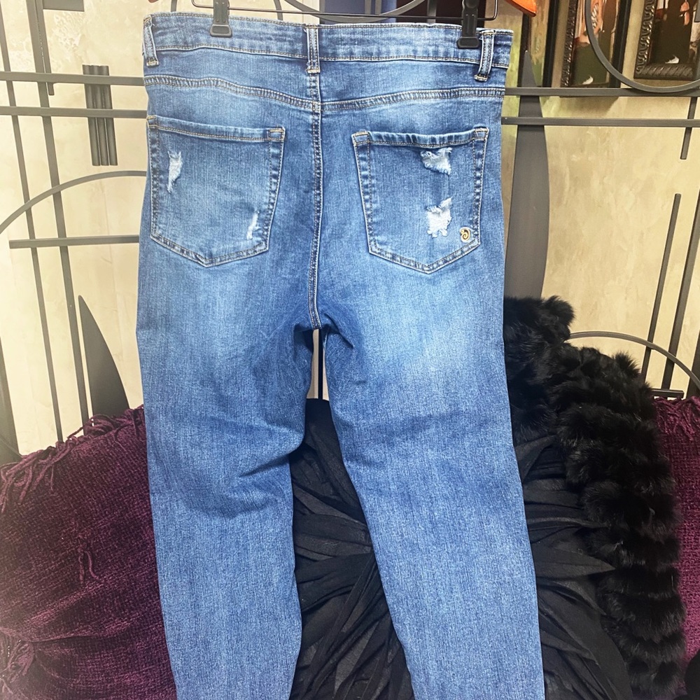 Indigo Rein Wonen’s Mid Ruse Curvy Roll Jeans